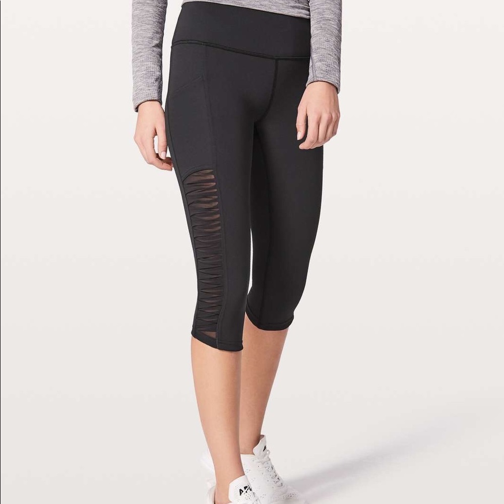 Lululemon Sharp Turns Crop 17”